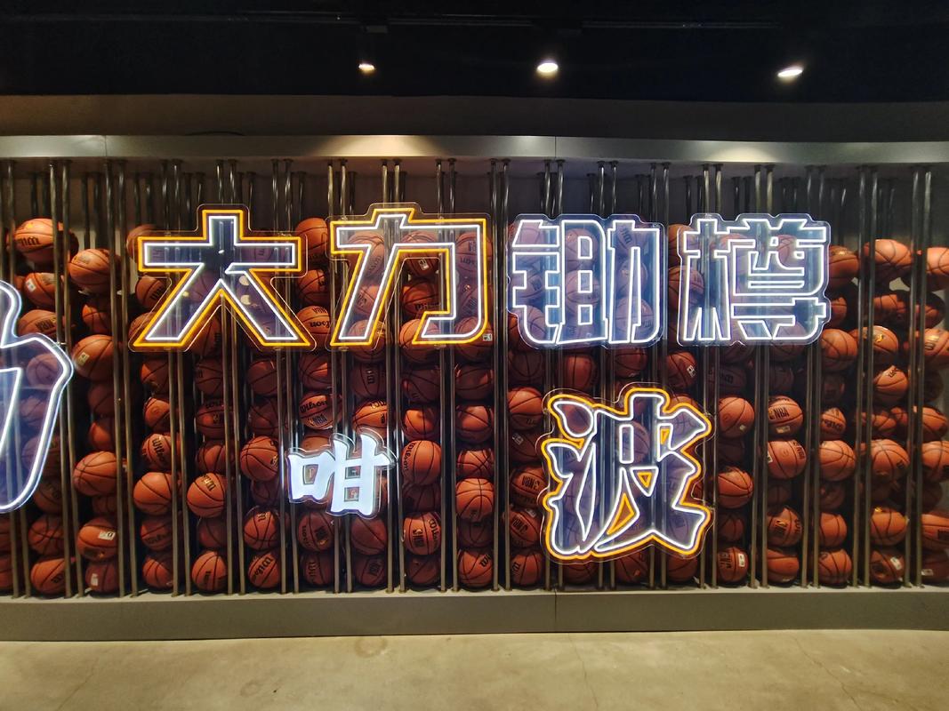 一边是碧波