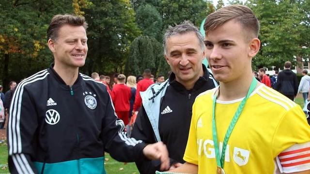 斯则更多依 斯则更多依