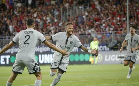 场的年轻球 场的年轻球